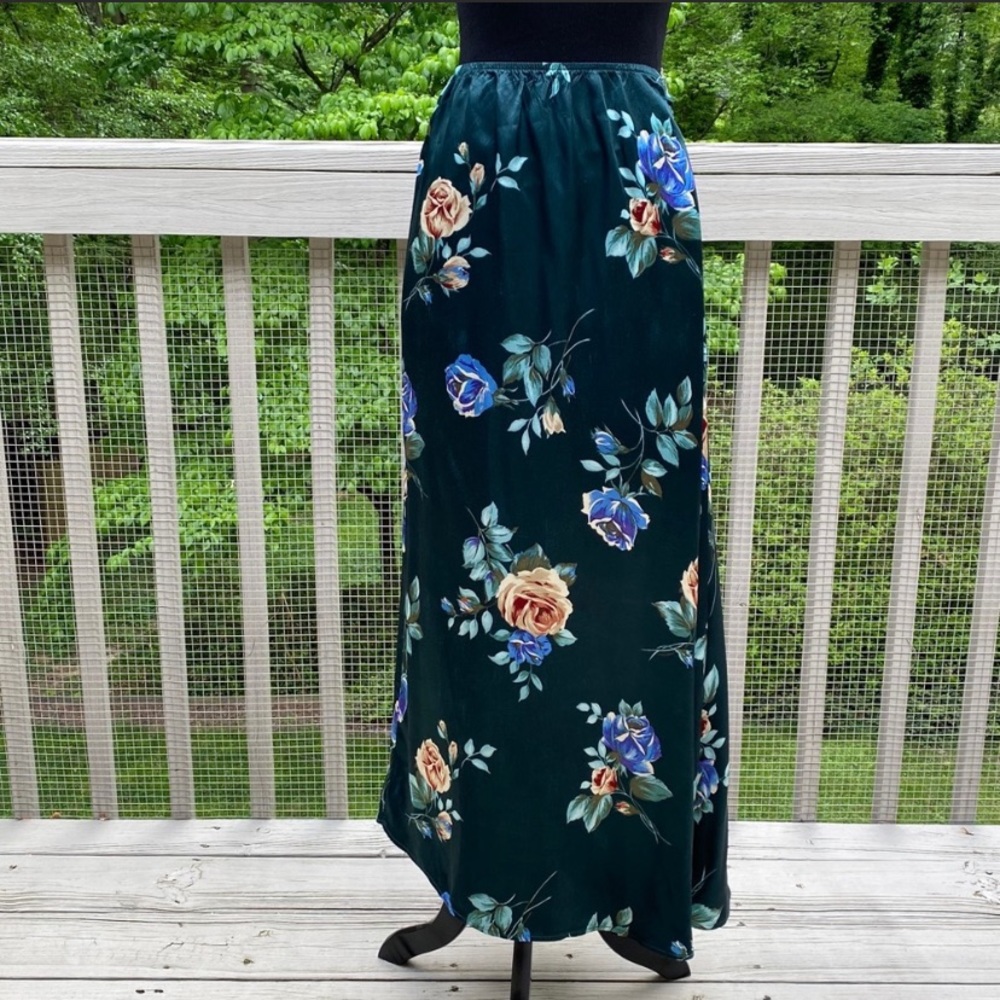 Vintage 90s button floral maxi skirt